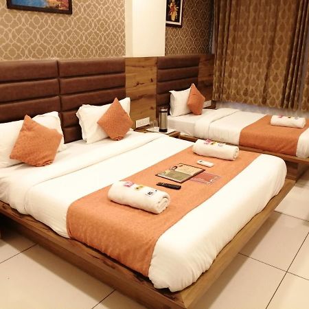 Hotel Golden City Vadodara Exterior foto