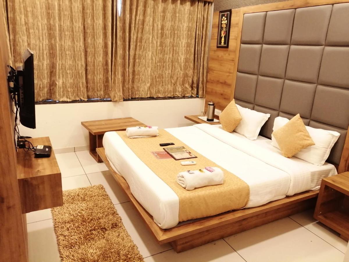 Hotel Golden City Vadodara Exterior foto